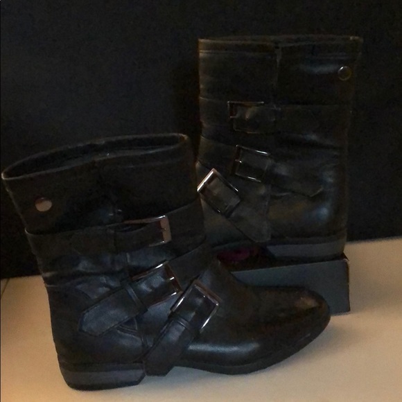 Adorable Black Booties Sz 6 - Picture 2 of 4